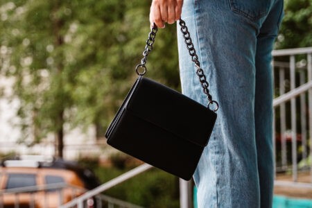 В Твери у женщины украли сумку из тележки с продуктами В Твери у женщины украли сумку из тележки с продуктами