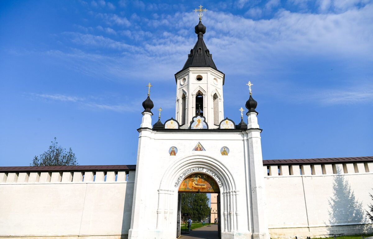 Игорь Руденя и Виктор Христенко поздравили старицких первоклассников с предстоящим началом учебного года