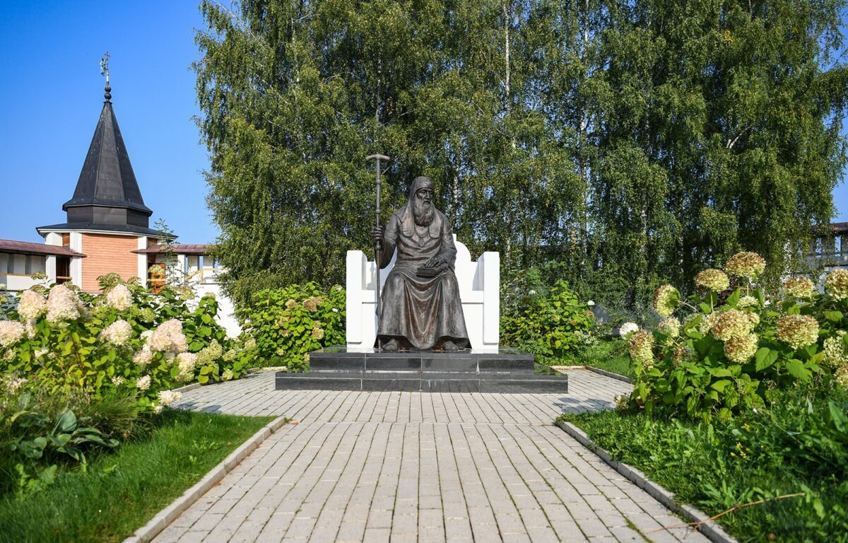 Игорь Руденя и Виктор Христенко поздравили старицких первоклассников с предстоящим началом учебного года