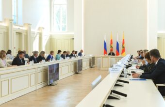 Безопасность школ и детских садов: Игорь Руденя провел селекторное совещание с главами муниципалитетов