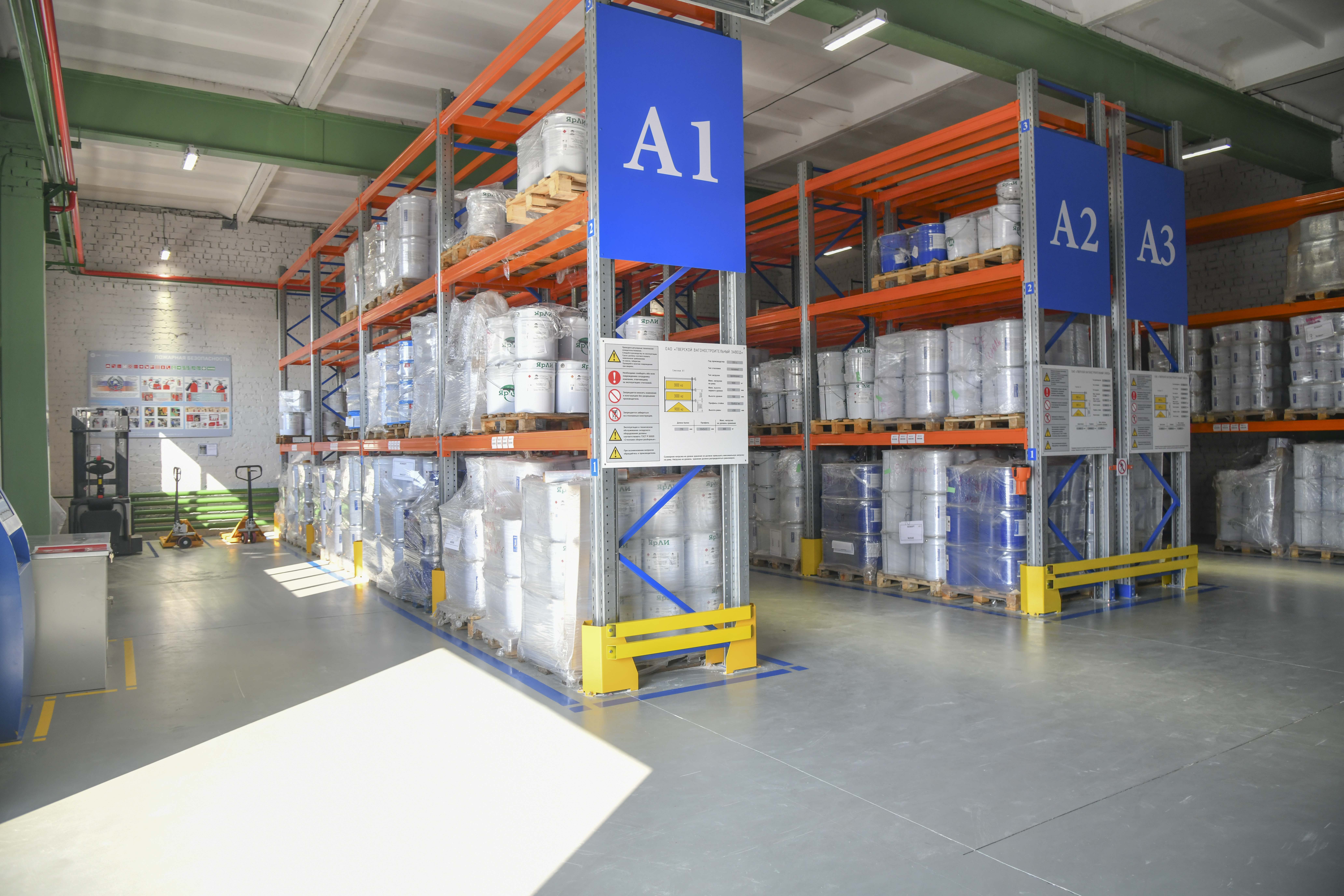 На Тверском вагоностроительном заводе открыли центральный склад лакокрасочных материалов