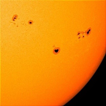 На Солнце было замечено удивительное пятно в форме сердца