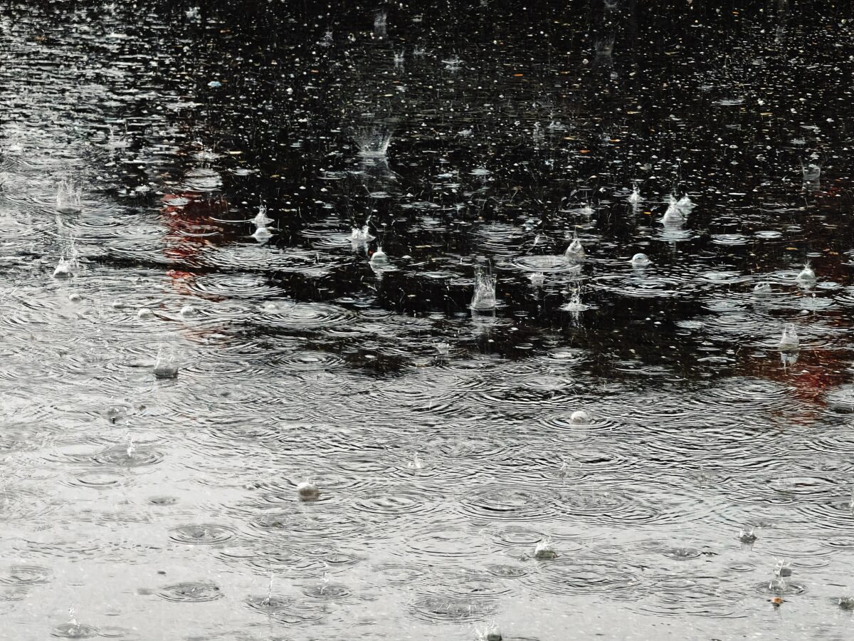 Над Тверской областью прольется сильнейший дождь в ближайшие два часа