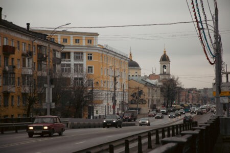 За езду на шумном автомобиле могут аннулировать регистрацию