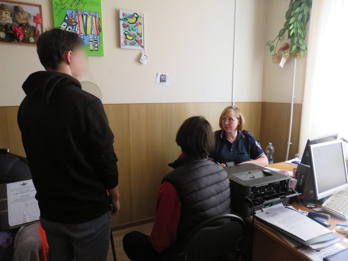 В Твери поймали 6 нарушителей, которые переходили пути в неустановленном месте