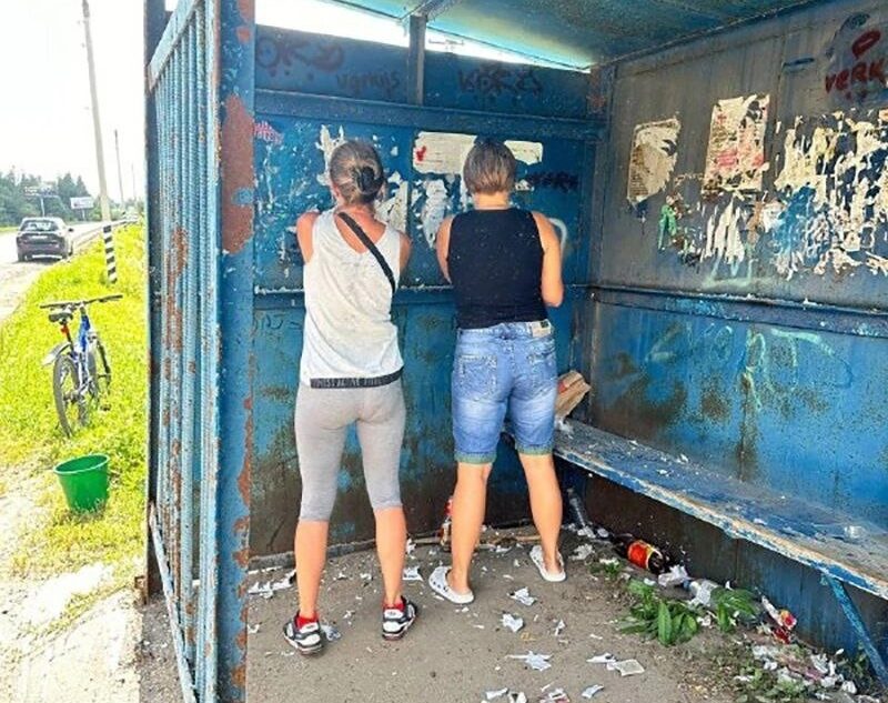 Жители Тверской области своими силами приводят в порядок автобусные остановки Жители Тверской области своими силами приводят в порядок автобусные остановки