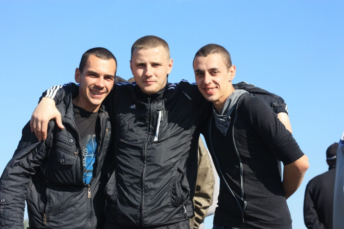 Для киносъемок в Твери требуются парни до 23 лет и водитель вишневой девятки