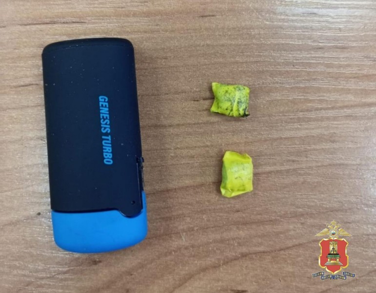 102 свёртка с психотропным веществом нашли у задержанного в Твери мужчины