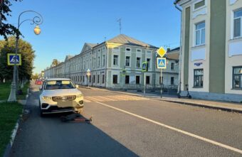 В Твери внедорожник сбил 15-летнего ребенка В Твери внедорожник сбил 15-летнего ребенка