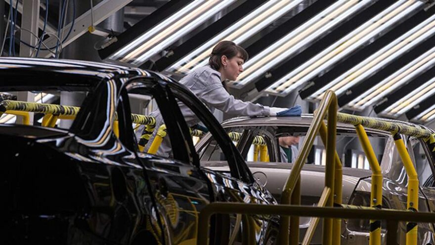 В России бывший завод Volkswagen начал выпускать другие автомобили В России бывший завод Volkswagen начал выпускать другие автомобили