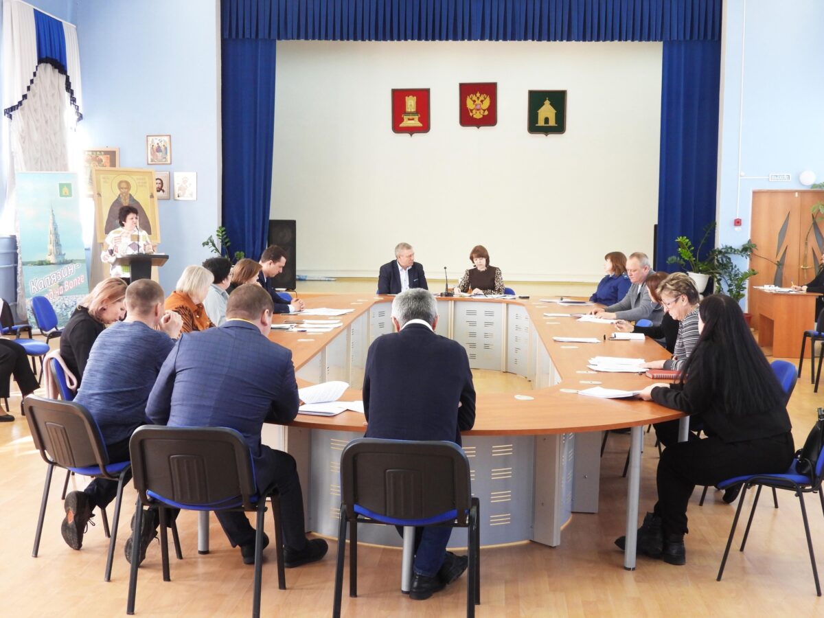 Калязинские депутаты просят заменить земельные участки многодетным на выплаты