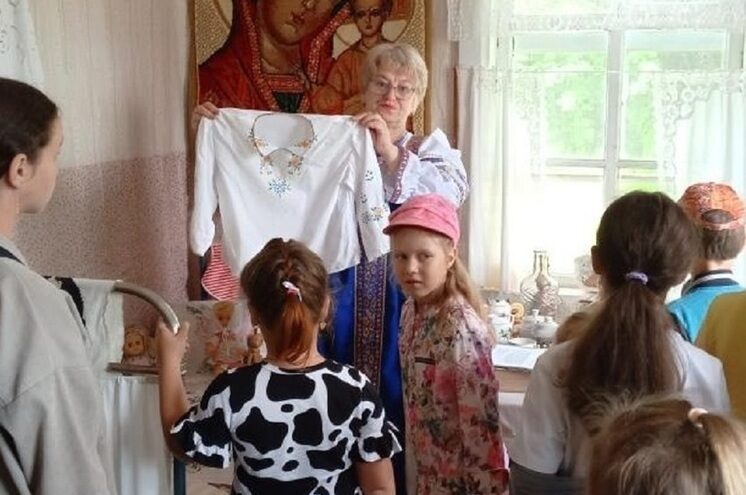 В Андреапольском муниципальном округе детей познакомили с народными изюминками В Андреапольском муниципальном округе детей познакомили с народными изюминками