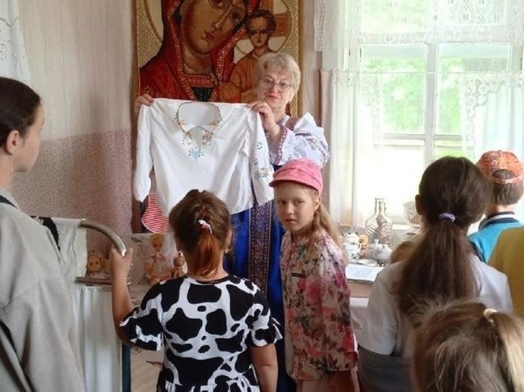В Андреапольском муниципальном округе детей познакомили с народными изюминками