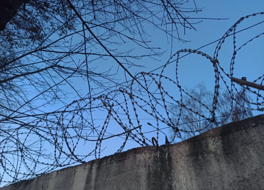Поджигатель военкомата из Тверской области отправится в колонию строгого режима Поджигатель военкомата из Тверской области отправится в колонию строгого режима