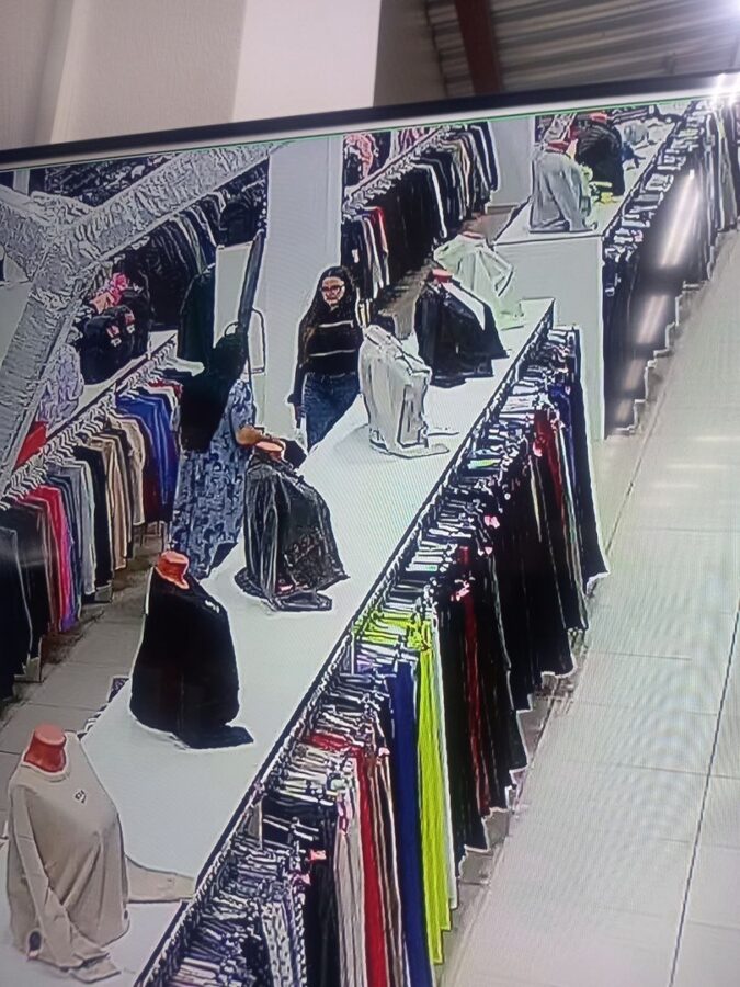 В Тверской области три воровки попали на камеры