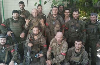 Героическим мотострелкам, остановившим врага в Курской области, вручили награды Героическим мотострелкам, остановившим врага в Курской области, вручили награды