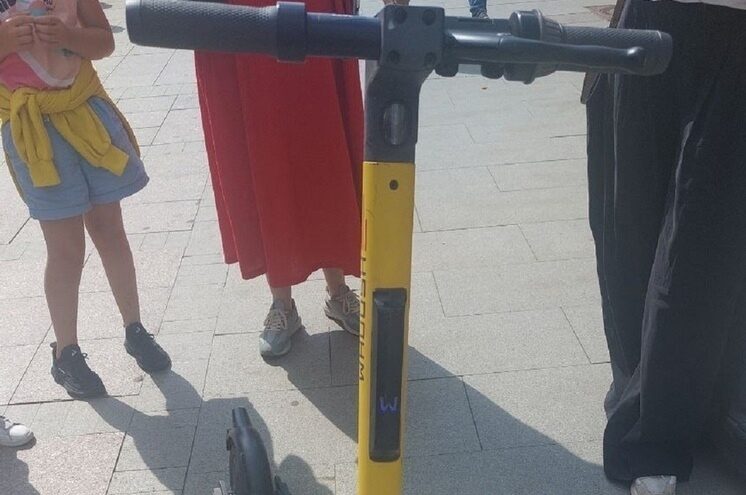 Глава СКР поручил завести дело после наезда самокатчика на ребенка в Твери Глава СКР поручил завести дело после наезда самокатчика на ребенка в Твери