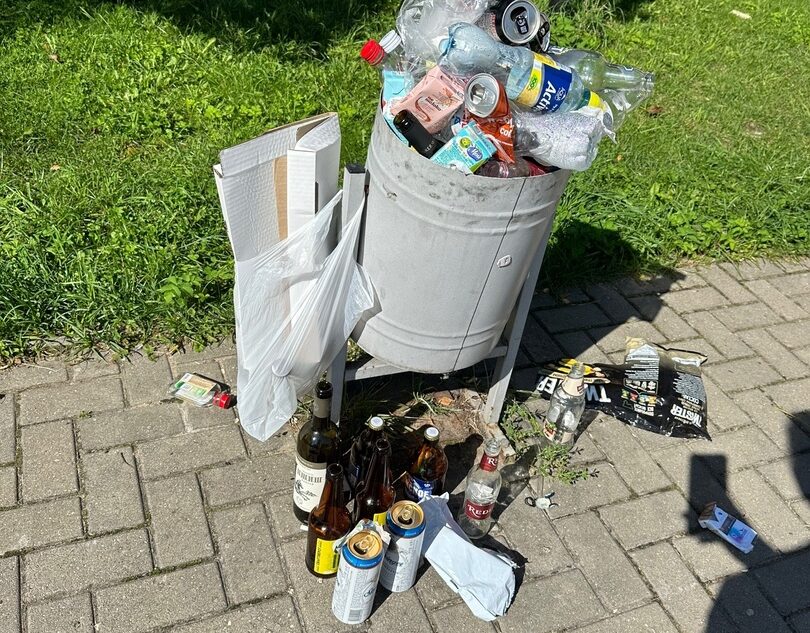 Жители Тверской области рядом с мемориальным комплексом устроили помойку Жители Тверской области рядом с мемориальным комплексом устроили помойку