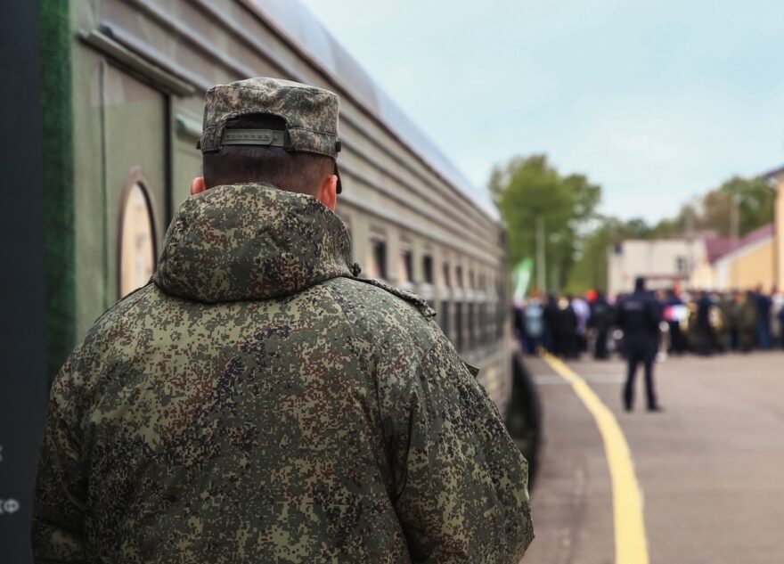 Дмитрий Федосов: «Военная служба по контракту - это не просто работа» Дмитрий Федосов: «Военная служба по контракту - это не просто работа»