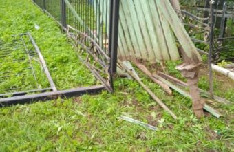 На кладбище в Тверской области вандалы устроили погром На кладбище в Тверской области вандалы устроили погром