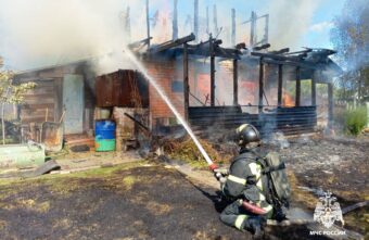 Под Тверью спасатели потушили крупный пожар Под Тверью спасатели потушили крупный пожар