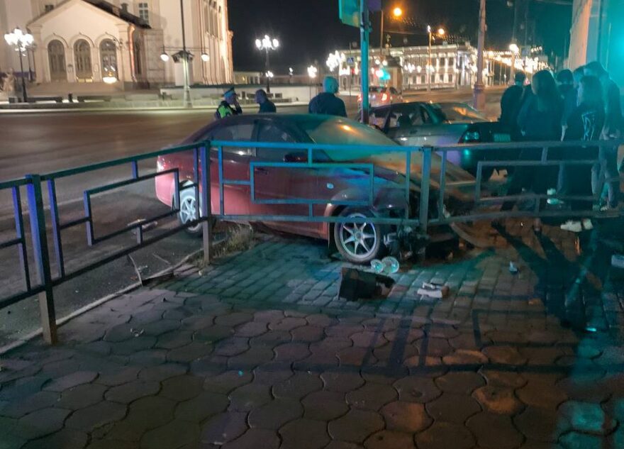 Ночью в центре Твери произошла серьезная авария