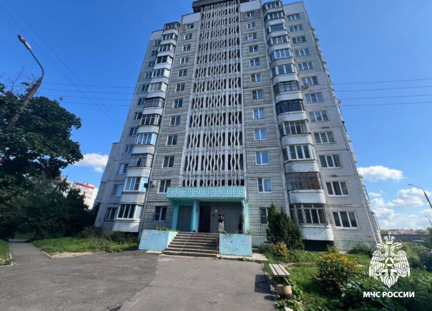 В Твери ребенок упал из окна многоэтажного дома