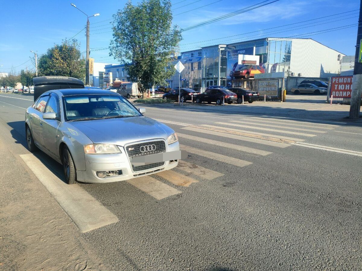 В Твери водитель Ауди сбил женщину на переходе