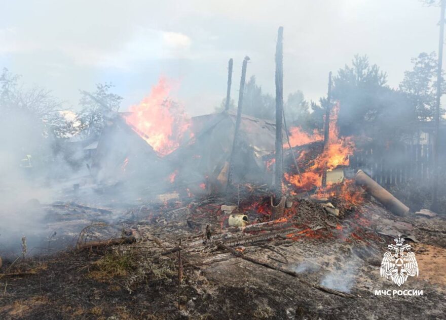 В СНТ под Тверью сгорела хозпостройка