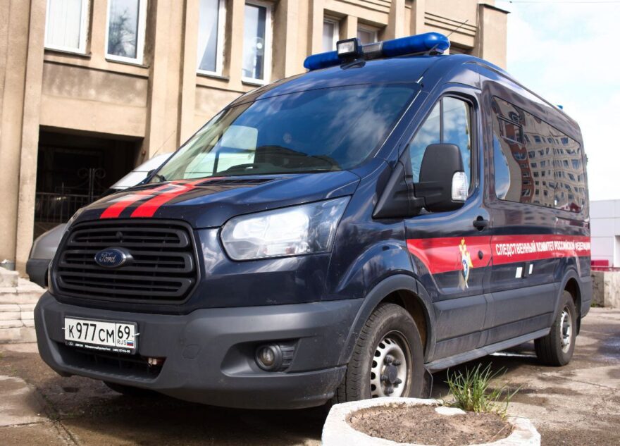 Тело мужчины нашли в квартире в Тверской области