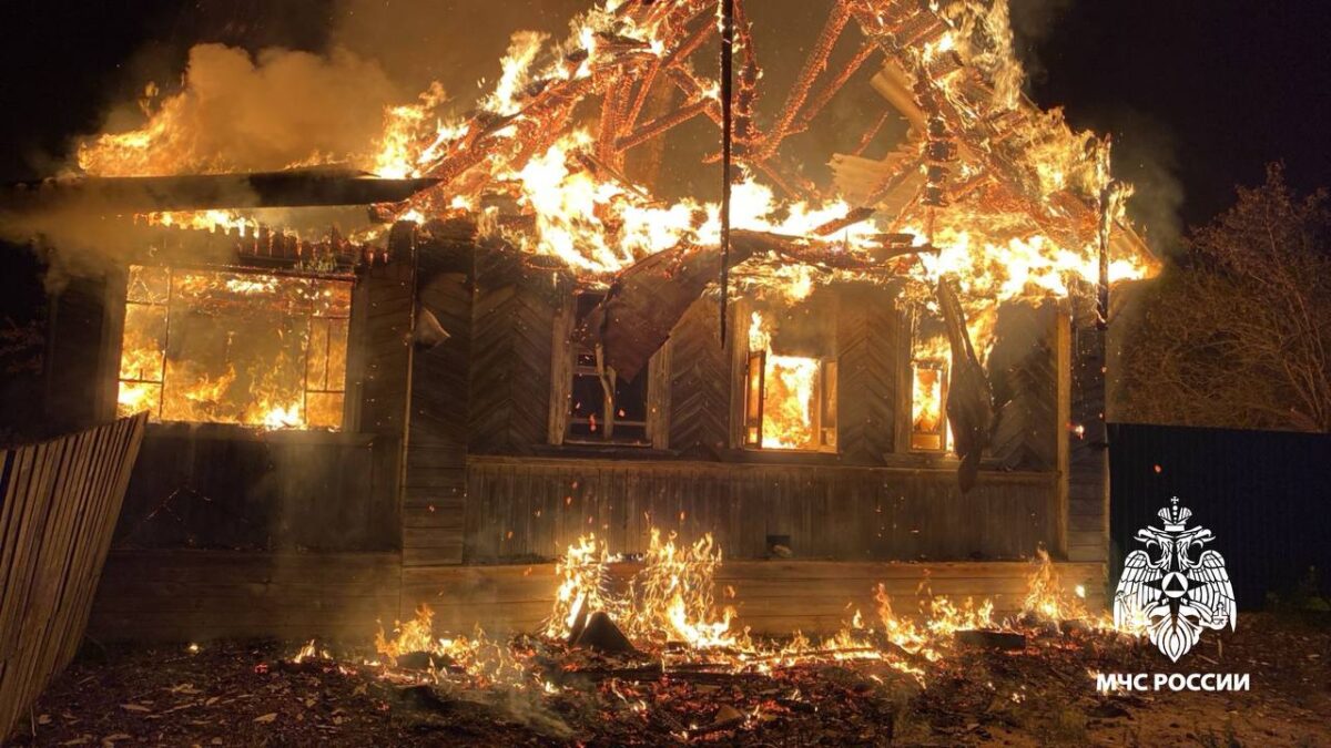 В Тверской области дотла сгорел жилой дом