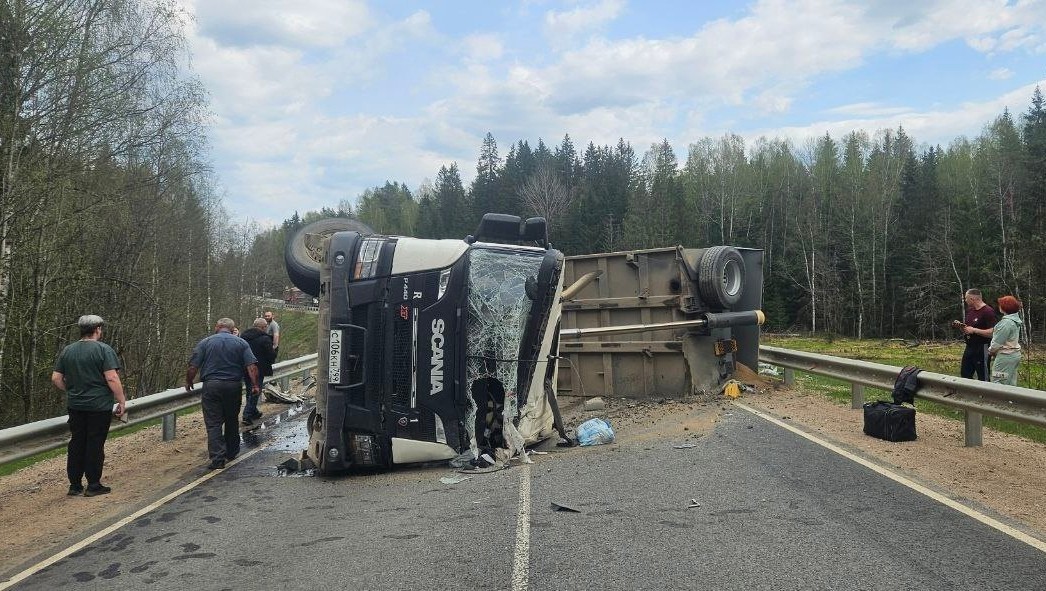 В Тверской области за гибель трех человек в аварии будут судить водителя самосвала