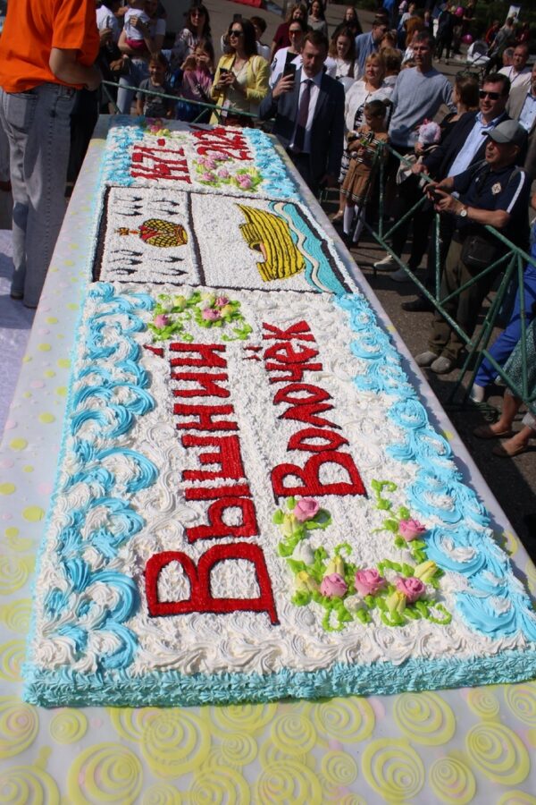 Огромный торт испекли для жителей Тверской области