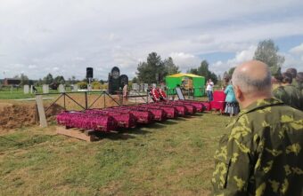 В Тверской области захоронили останки 65 красноармейцев В Тверской области захоронили останки 65 красноармейцев