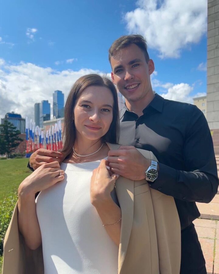 Знаменитая тверская лыжница Наталья Непряева впервые стала мамой