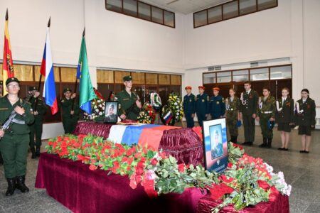 В Тверской области простились с геройски погибшим на СВО Александром Шандаевским В Тверской области простились с геройски погибшим на СВО Александром Шандаевским