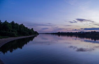 Из реки в Твери достали тело мужчины