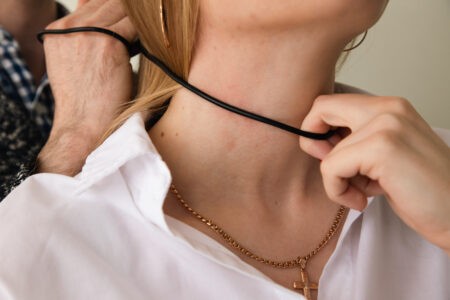 В Твери заключен под стражу мужчина, который задушил свою подругу В Твери заключен под стражу мужчина, который задушил свою подругу