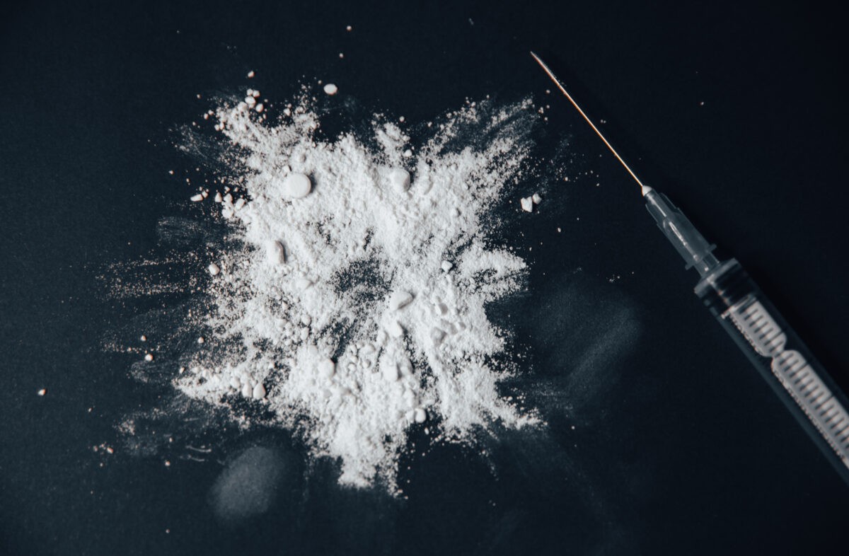 В Твери за решетку посадили мужчину, у которого нашли больше 100 свертков с наркотиками