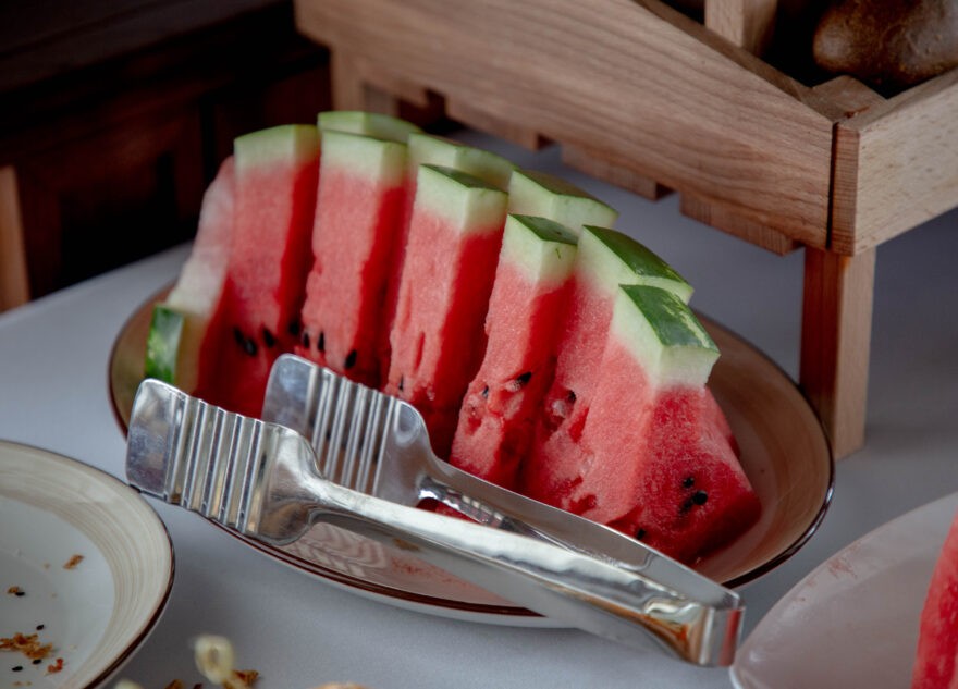 Врач назвала признаки опасного для здоровья арбуза