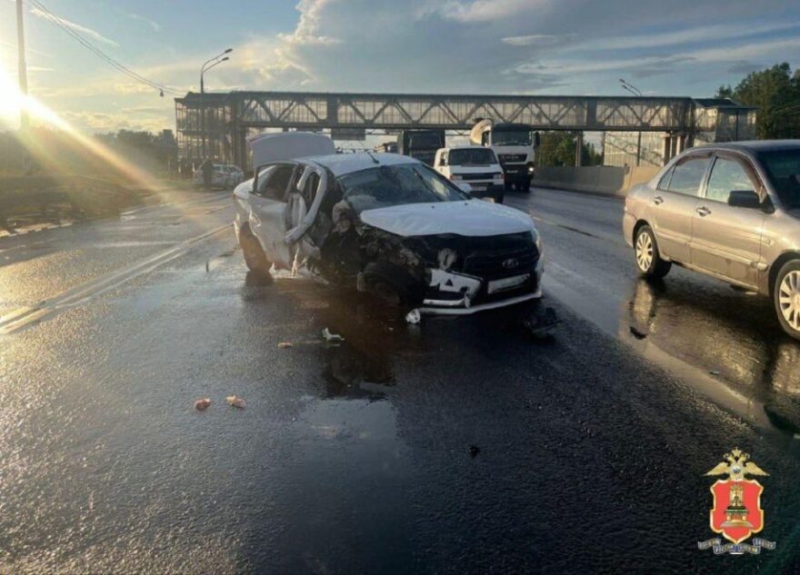 Из-за дождя в Тверской области в аварии погиб пассажир Лады