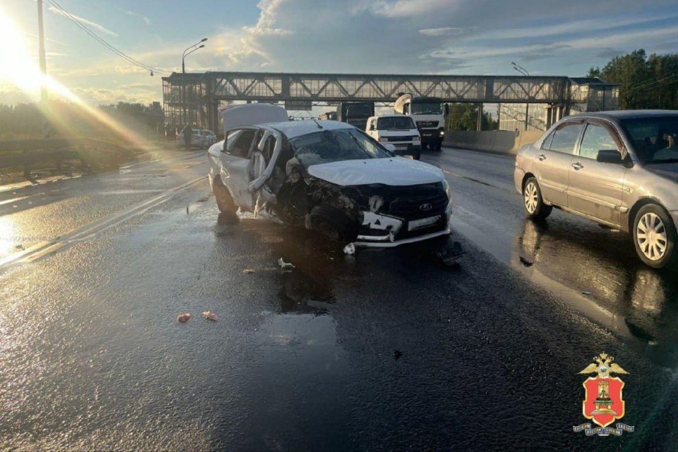 Из-за дождя в Тверской области в аварии погиб пассажир Лады