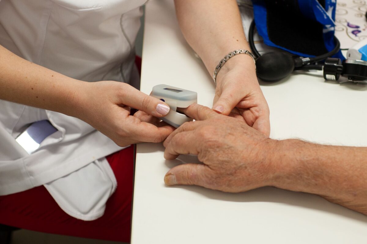 Невролог рассказала о первых признаках тихого инсульта