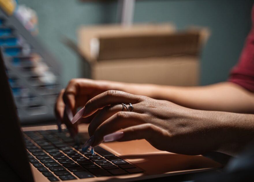 Новые сериалы 2024 в онлайн кинотеатре Okko