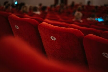 Меган Фокс и первая любовь: Что посмотреть в кино на этой неделе