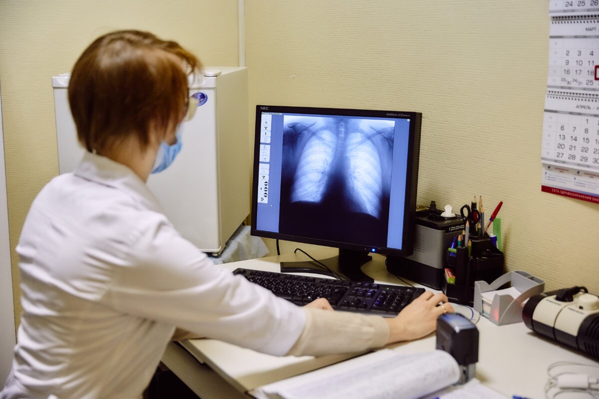 Ученые рассказали о новой болезни легких из-за вейпа и электронных сигарет