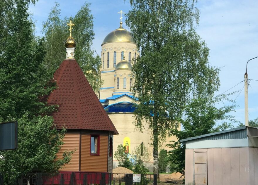 В Тверской области на огромной высоте идет строительство колокольни В Тверской области на огромной высоте идет строительство колокольни