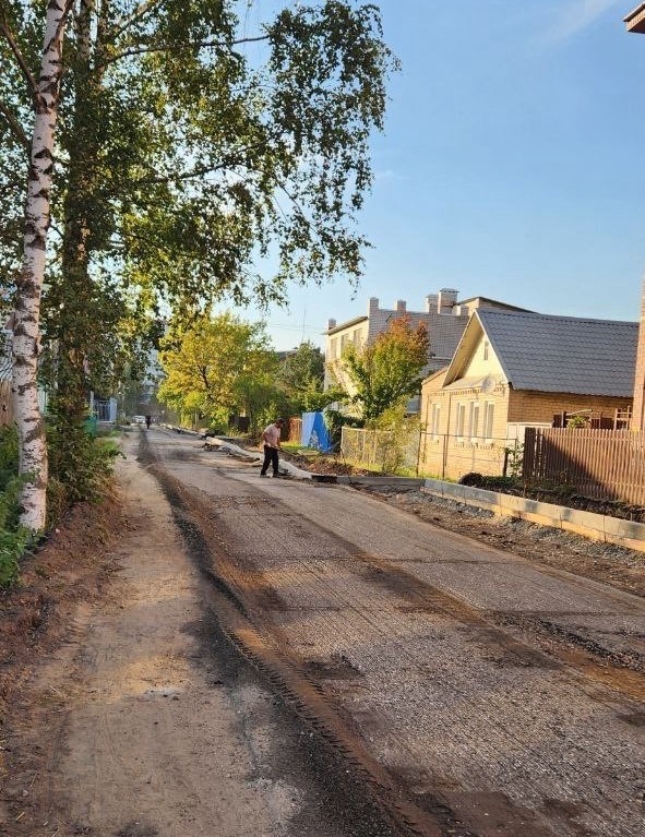 В Твери делают тротуар, о котором жители мечтали много лет