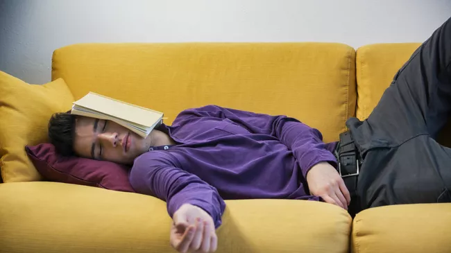 Врачи рассказали о вреде дневного сна