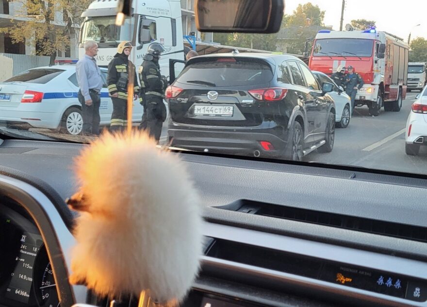 В Твери произошло ДТП с участием четырех автомобилей